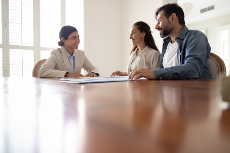 Settlement Consultant working with a client